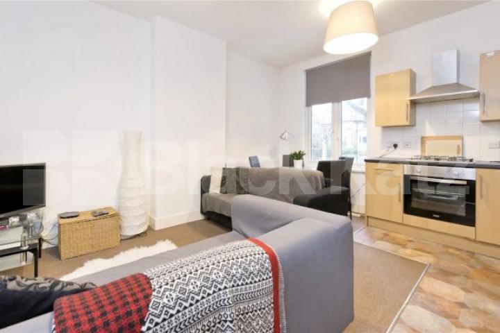 			2 Bedroom, 1 bath, 1 reception Apartment			 Mount View Road , FINSBURY PARK-STROUD GREEN 